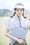 シャツ¥15,400、スカート¥12,100、ハット¥6,380、ソックス¥2,420/キャロウェイ グローブ¥2,799/ティゴラ