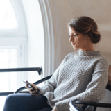 合わせすぎは失恋の一歩手前!? 愛される女がLINEで気をつけている事とは？【DJあおい】