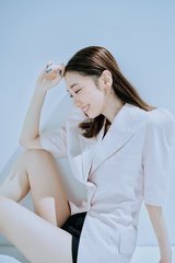 柏木由紀、太ももにドキッ♡えっちみミニ丈パンツを着こなす！“推される”ってどんな気持ち？アイドル論語る