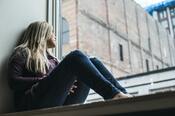 「女は未練だけど男は…」男と女で違う”忘れられない人”の特徴【DJあおい】
