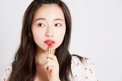 チェリーレッドで夏のジューシーリップ♡【村瀬紗英がお試し】