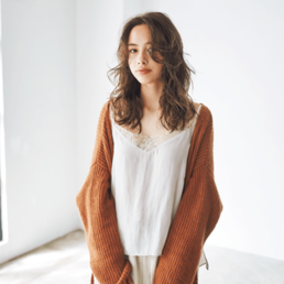 ラフな揺れ髪を演出する ３段仕込みの＂シェイクレイヤー＂