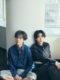 奥野 壮（左）、豊田裕大（右）。2026年ar5月号より