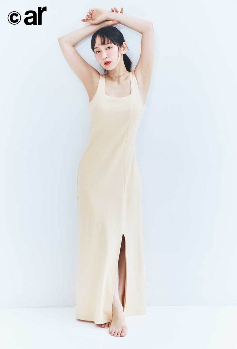 吉岡里帆。2025年ar9月号より