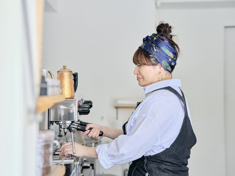 エチオピア出身の旦那さんとコーヒースタンドを経営するふみかさん