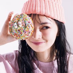 ラブいピンクで推しへの愛もムンムン♡上國料萌衣が着こなす【推し色ピンクコーデ】