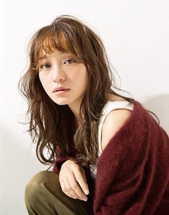 重めロングの垢抜けには透けバングが一番楽チン♡