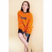 佐藤栞里、ふくらはぎがこんなにスリムなのってアリ♡!? スウェットはハーフパンツ合わせが正解