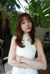 ザクザクレイヤーの女っぽミディアム（log・斎藤菜穂さん）