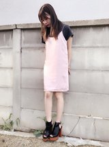 華奢なキャミワンピをヴィンテージ風に！