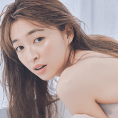 下地のなじませ方で【NOファンデ】でも色っぽく♡ 引き算メイクでセクシー顔をつくる