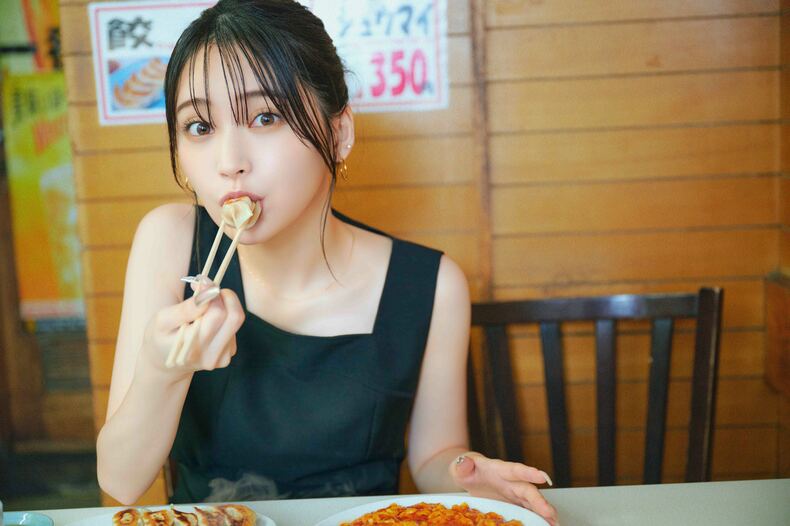 まずは餃子から