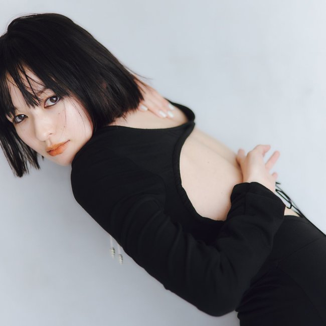 黒だけなのにこんなに洒落！時に甘く、時にオンナっぽく、時にモードに♡【ar流・今っぽオールブラックコーデ５選】