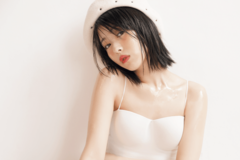 浜辺美波も！夏の女子はみ～んな胸ボンババぼん♡現象!?