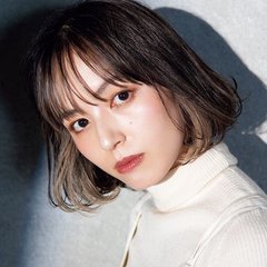 「シンプルコーデでも絶対キマる！」ちょい辛カラーをインした美人ボブ♡