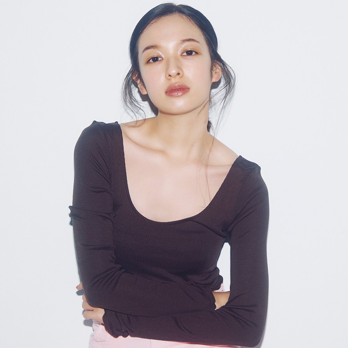 画像 写真 森絵梨佳 多くの後輩モデルたちからお手本にされている 神すぎるポージングまとめ Arweb アールウェブ 大好きな人にモテるための髪型 メイク ファッション情報満載