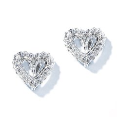 【編集部員の購入品】大人でも身につけやすい重厚感のあるハートモチーフが可愛すぎる♡カリスマ編集長の激推しイヤリングをご紹介