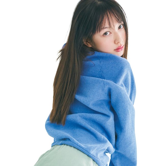 髪の絶妙なヌケ感、どう作る？「つくり込まずに、素の髪のニュアンスを…」森絵梨佳が魅せる【無防備ヘア】HOW TO