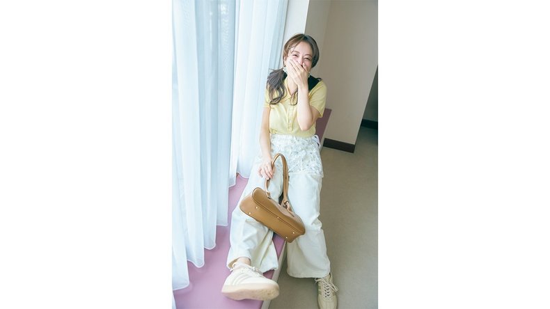 アクティブなお出かけはこれで決まり♡ 春の最強カラー・イエロー×ホワイト×ベージュでつくる【初対面ウケ春コーデ】をお届け