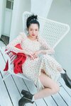 森絵梨佳。2025年ar3・4月合併号より