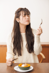 ハロウィンを味覚で楽しむ♪ かぼちゃ蒸し白ごまチーズかけレシピ