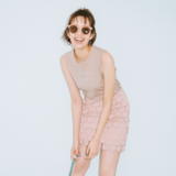 ミニ丈は幼く見えるは嘘？　大人っぽくミニを履きたいなら色の統一感を意識すればいいらしい