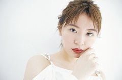 存在感ある赤リップ、オフィスではこうつける！ 【社会人メイク･おしゃれ女子編】