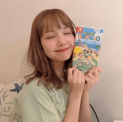 柴田あやなってどんな人？小顔の秘密、趣味のゲームは1300時間以上!?意外な素顔に迫る♡