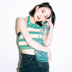 【レトロなギャルみ×令和な洒脱感】堀未央奈が着こなす！90sなラテン系セクシーコーデが夏感大優勝♡