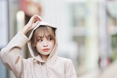 破格の￥1,990！　【UNIQLO】の今っぽパーカは、オシャレなベージュカラーが狙い目♡