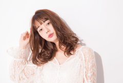 隙も透きも…スキ♥ 軽束バングから恋ビーム噴射