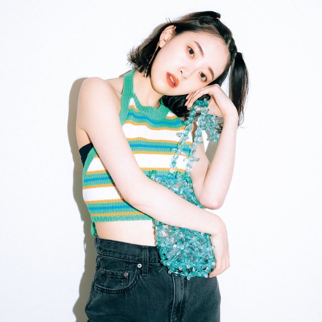 【レトロなギャルみ×令和な洒脱感】堀未央奈が着こなす！90sなラテン系セクシーコーデが夏感大優勝♡