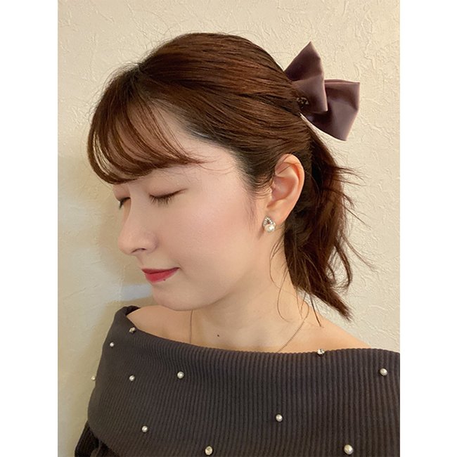 「暑い日や雨の日でも可愛い髪型でお仕事したい♡」これからの季節の出勤ヘアにぴったり！汗にも湿気にも負けない【バレッタヘアアレンジ】