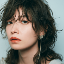 【ミディアム】次のブームは“ムース仕立てのウルフパーマ”