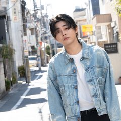 倉悠貴、最近のお気に入りのアイテムは？「肌が透けちゃう編み編みの…」ココでしか聞けないドキドキなQ＆A♡『ガンニバル』での狂気の演技にも注目！