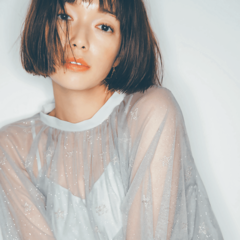 透けてる肌って最高にエロい！　冬デートで彼をドキッとさせたいならインナーは透けorチュール素材でいけ