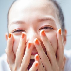 「最近、仕事しかしてない…」手っ取り早くテンションを上げるには？おしゃ色ネイル９選