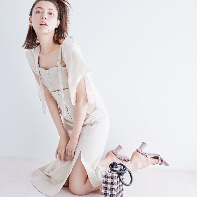 八木アリサ、スリットワンピからおみ脚が…♡ほどよい色っぽさを盛るのがコツ！【夏デートコーデ】２選