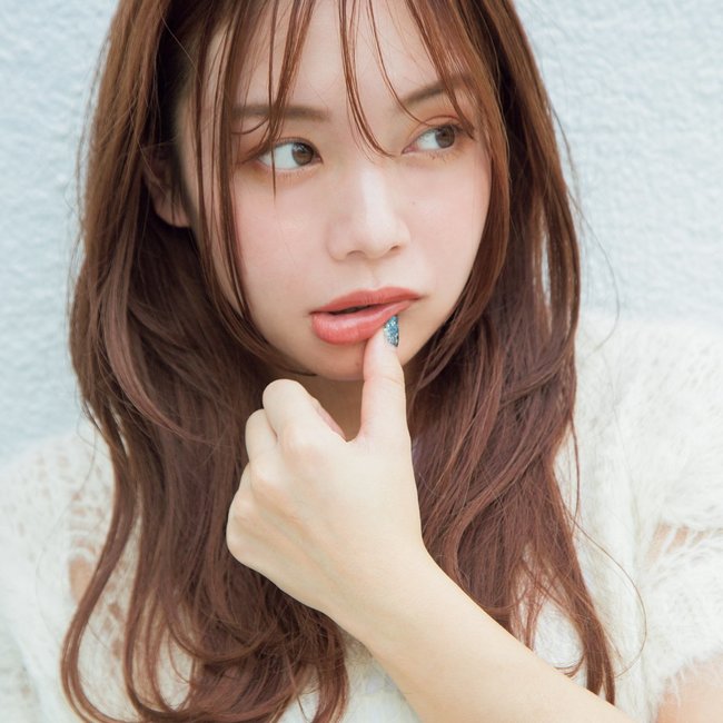 【ロング】さりげないプチ姫カットでフェミロングをカジュアルダウン