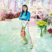 日向坂46・齊藤京子に学ぶカジュアルデートコーデ!この夏絶対欲しい【カラースニーカー】6選
