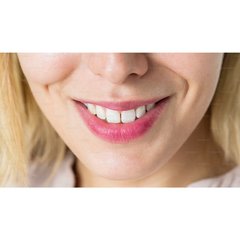 ”一気に美人見えする”と話題のホワイトニング！自分の歯の白さはどうチェックする？「白さを比較できるアプリやサイトで調べられる」【専門家が回答】