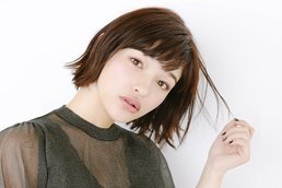 四角顔の“余白感”を埋めるアイメイクって？