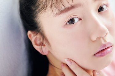 齊藤京子 こんなお顔で上目遣いはヤバい ミルキーピンクのマスカラでつくる甘口eyeが可愛すぎる Arweb アールウェブ