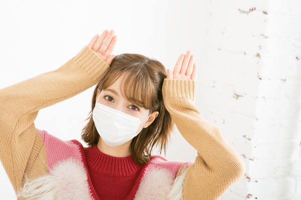 輪郭で印象を変える！「マスクでうさぎメイク」