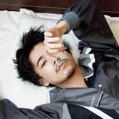 映画『コンビニエンス・ストーリー』に出演する成田凌にインタビュー！「最初に脚本を読んだ時の気持ちを忘れずにいることを心がけていました」