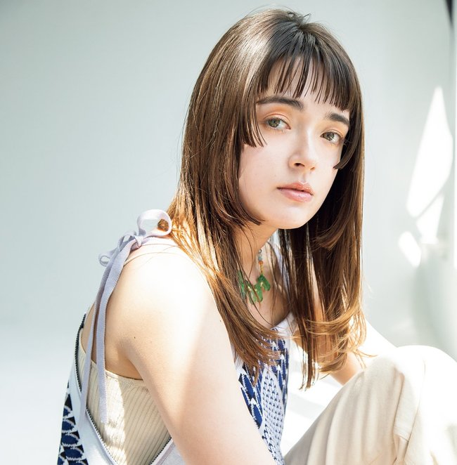 【ロング】２段仕立ての最新バングで“個性派ロング”を堪能しよう♡