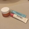 (左)SELFBEAUTY ユニコニック グッドナイト リップマスク、<br>(上)BRINGGREEN バンブーヒアルリップエッセンス、<br>(下)Torriden トリデン セルメイジング コラーゲン リップエッセンス