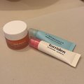 (左)SELFBEAUTY ユニコニック グッドナイト リップマスク、<br>(上)BRINGGREEN バンブーヒアルリップエッセンス、<br>(下)Torriden トリデン セルメイジング コラーゲン リップエッセンス