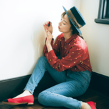 告白を決意させちゃう!? レディな赤のパワーで恋の急展開を叶える