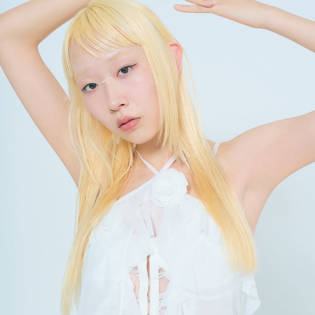 【ロング】BLACKPINK・ROSE（ロゼ）がお手本！透明感と個性がミックスされたクールブロンド